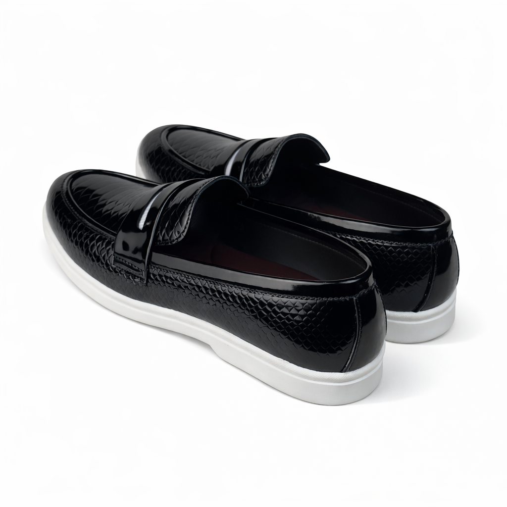 SNAKE PATTERN BLACK PATENT MEDiCATED LOAFER
