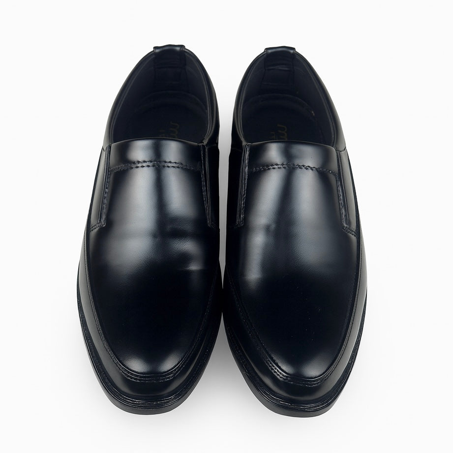 BLACK SLIP-ON LOAFER