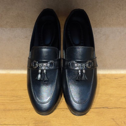 TEXTURE BLACK TASSEL LOAFER